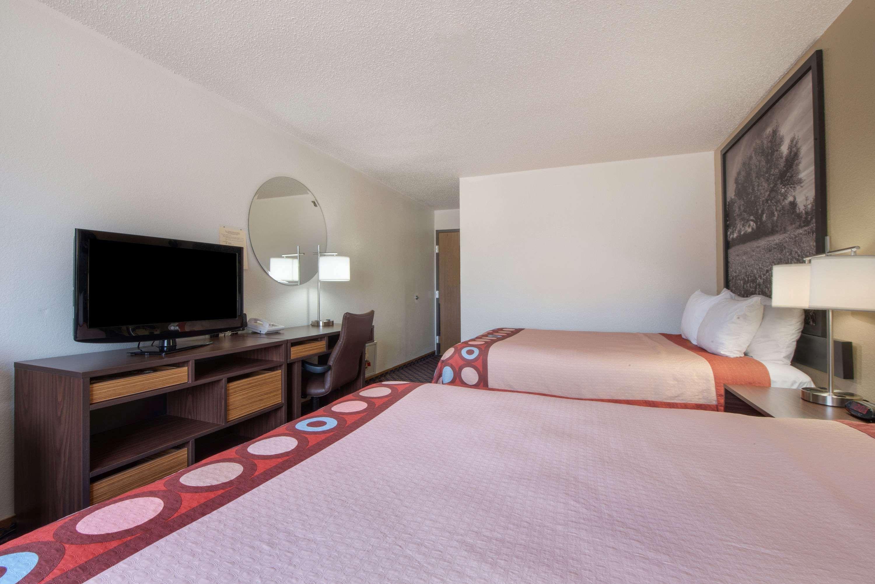 Super 8 By Wyndham College Station Exterior foto