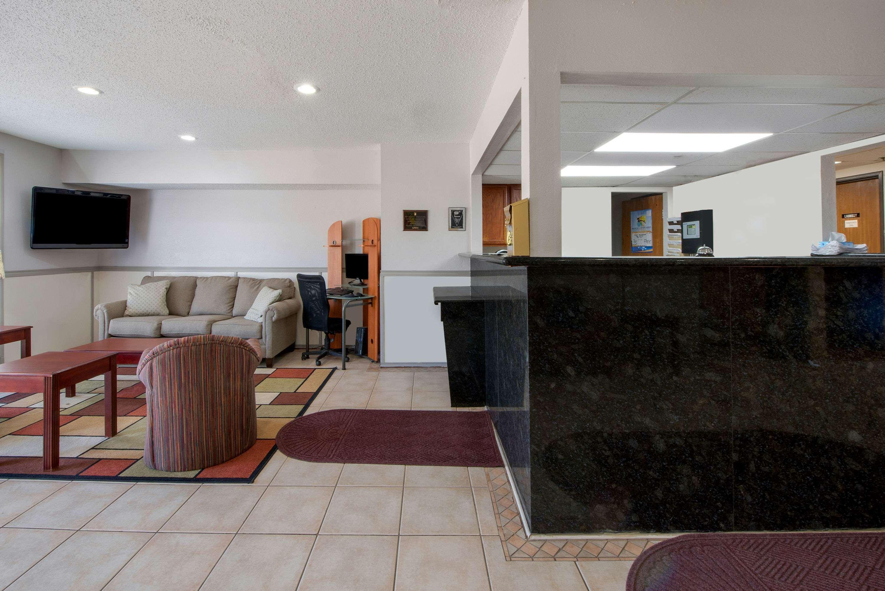 Super 8 By Wyndham College Station Exterior foto