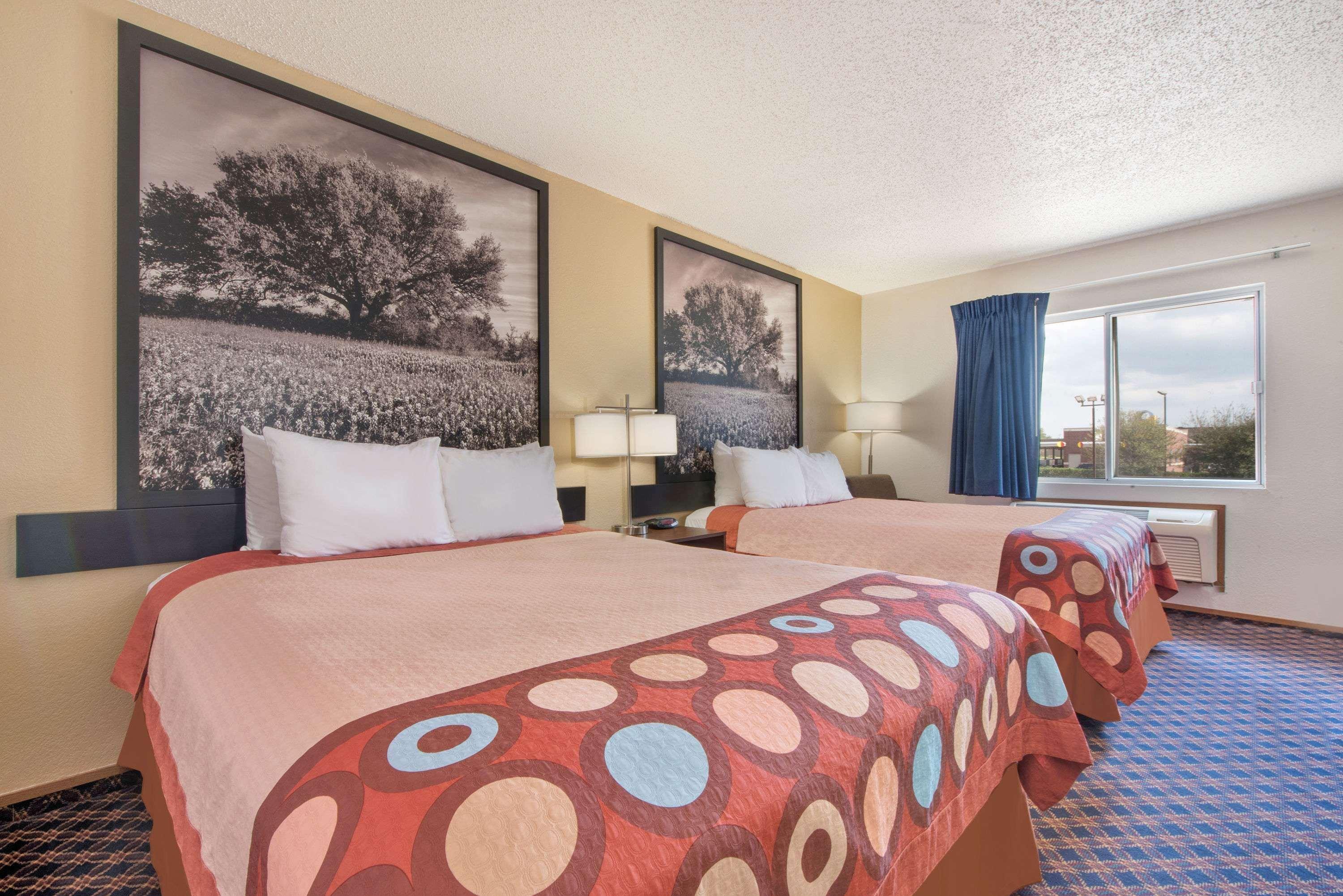 Super 8 By Wyndham College Station Exterior foto