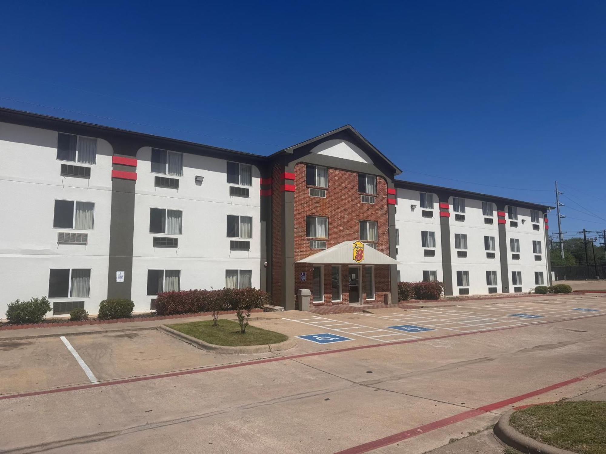 Super 8 By Wyndham College Station Exterior foto