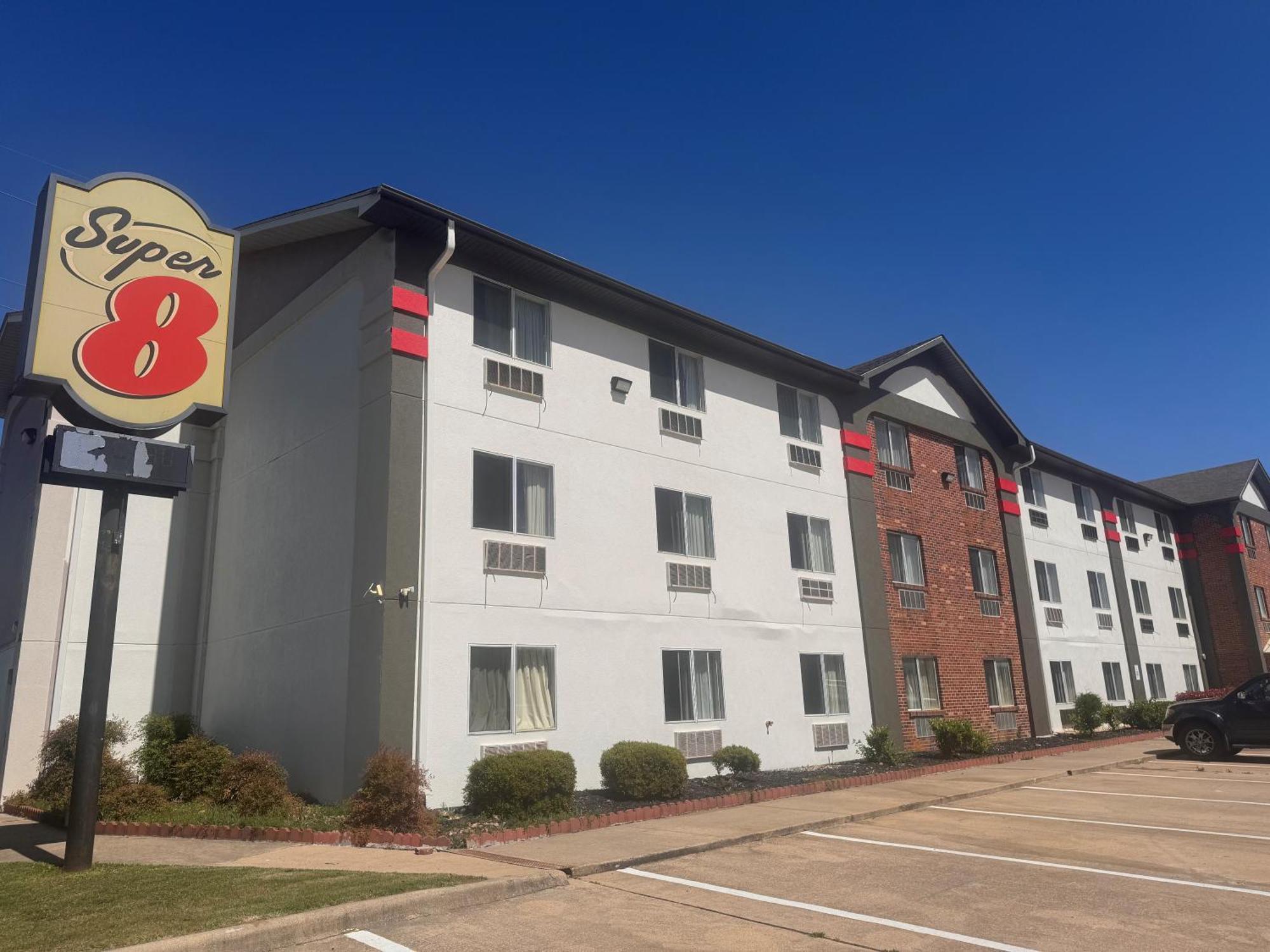 Super 8 By Wyndham College Station Exterior foto
