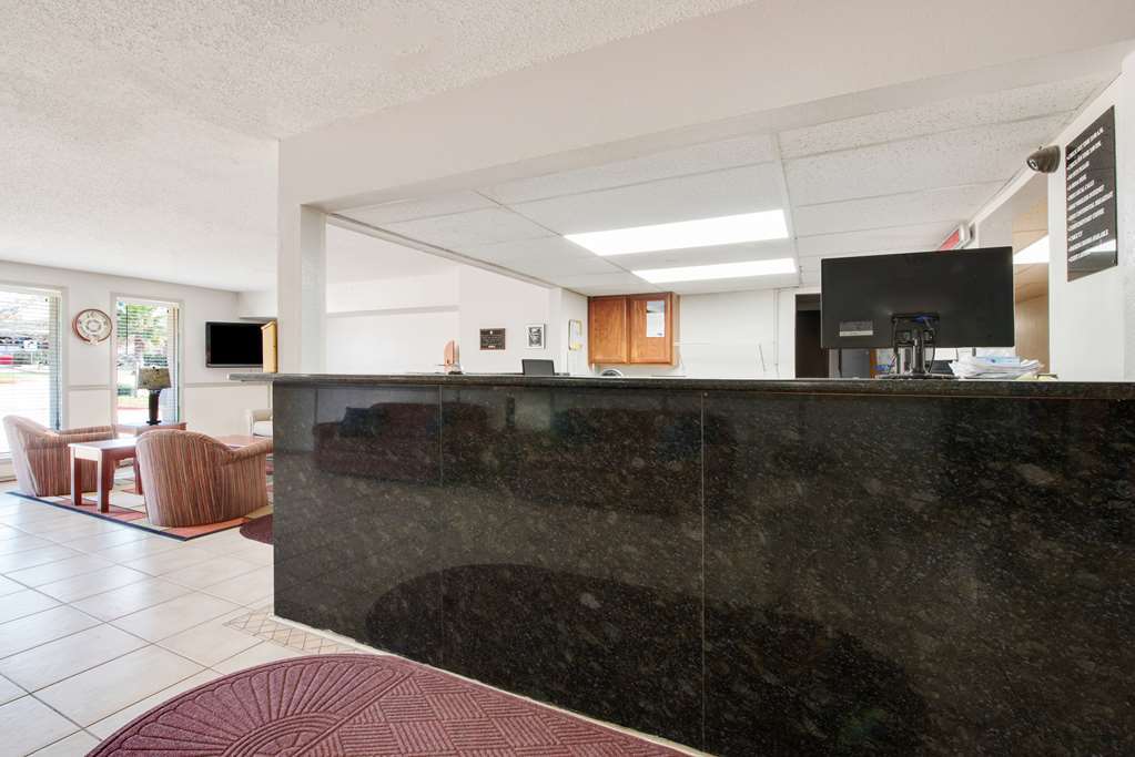 Super 8 By Wyndham College Station Interior foto